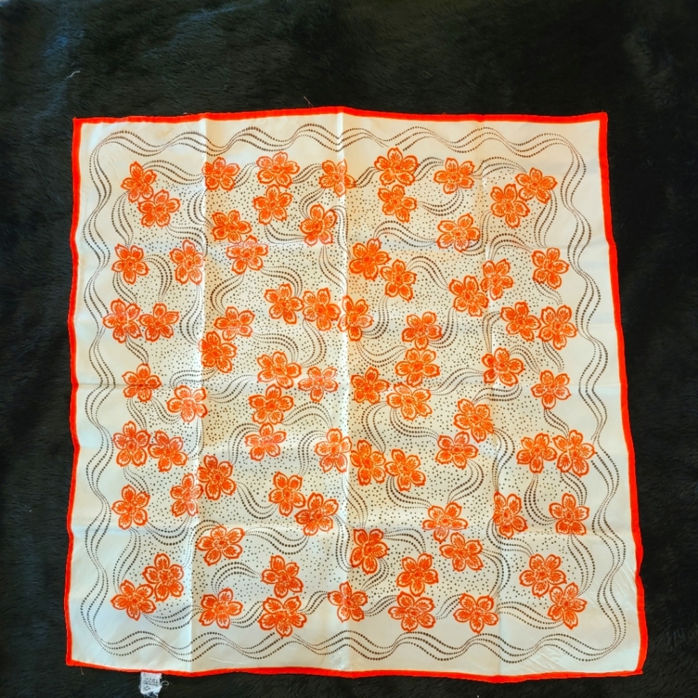 Vintage 21" square scarf